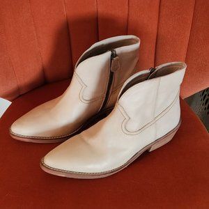 VINTAGE FOUNDRY CO. LEATHER BOOTS 7.5